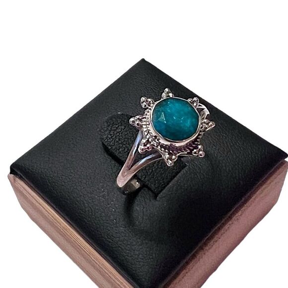Sterling Silver Natural Emerald Sunburst Bohemian Style Ring Size 8 NWOT - Picture 3 of 6